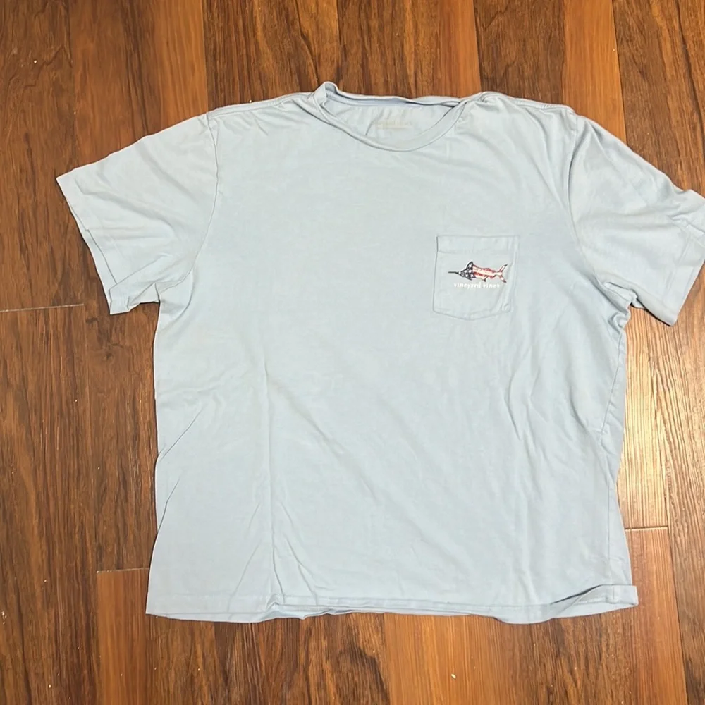 Vineyard Vines T-Shirt - Picture 2 of 2